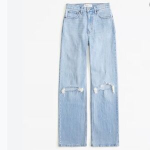Abercrombie Curve Love 90s Relaxed Jean in Light Wash Distressed Sz 25